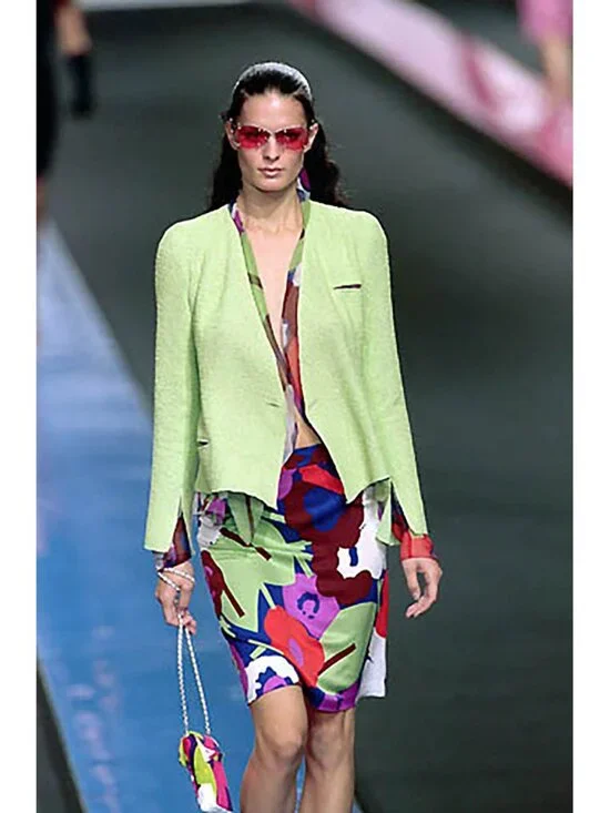 CHANEL Vintage 2000 Spring Lime Green Print Chiffon Trim Skirt Jacket Set 38 40 - Picture 2 of 16